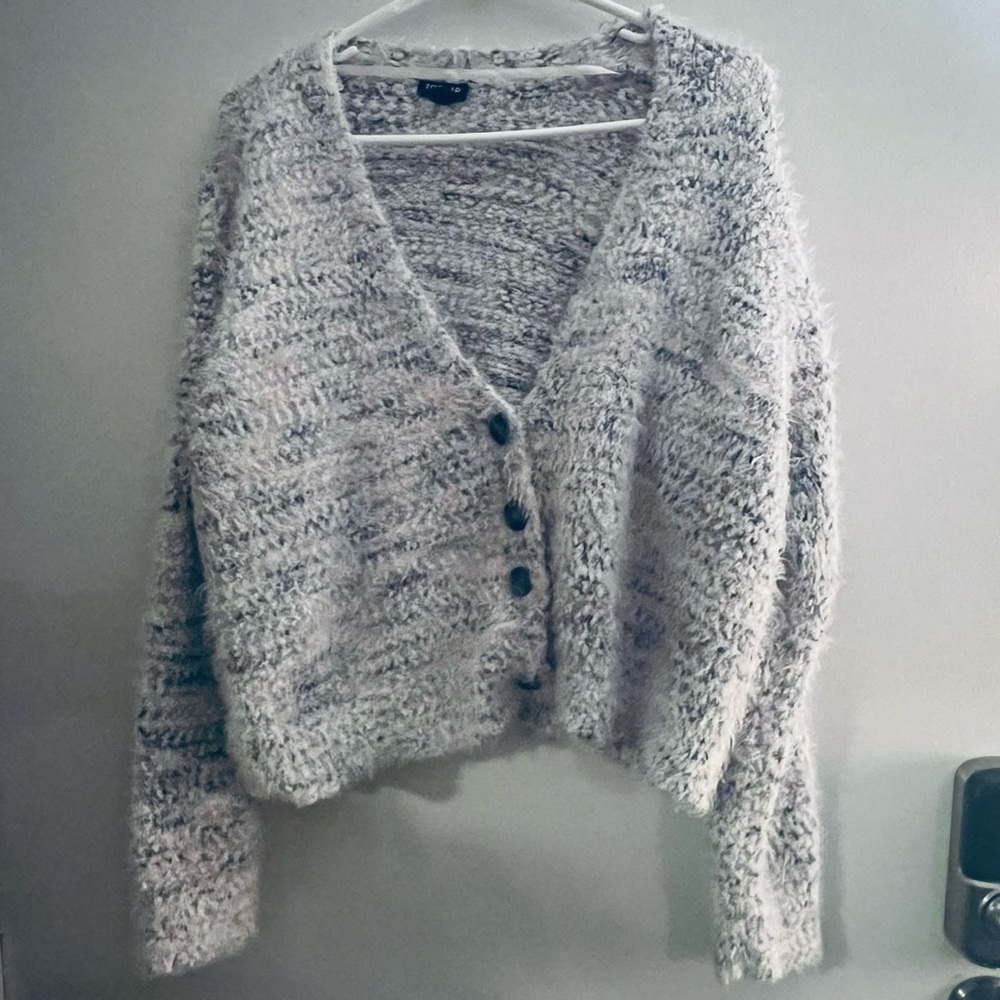 Plus size fuzzy torrid cropped sweater.